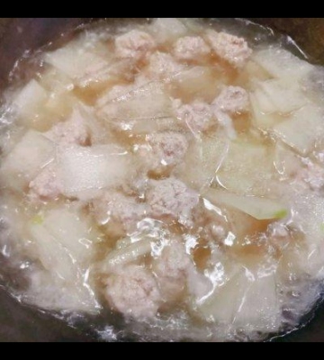 冬瓜羊肉片丸子汤的做法