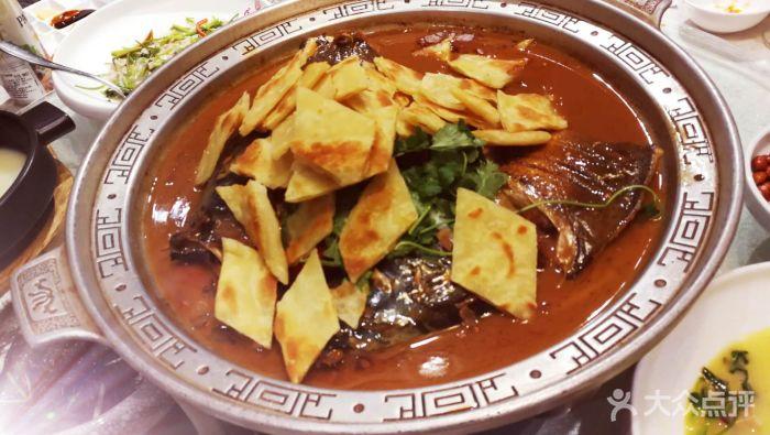 鱼头泡饼的正宗做法