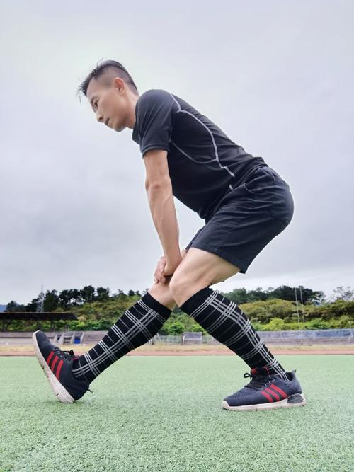 大腿小腿拉伸运动