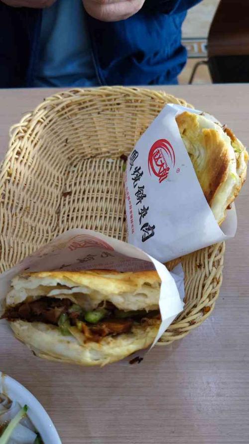 灵宝烧饼夹肉的做法