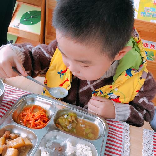 孩子在幼儿园吃饭慢怎么办