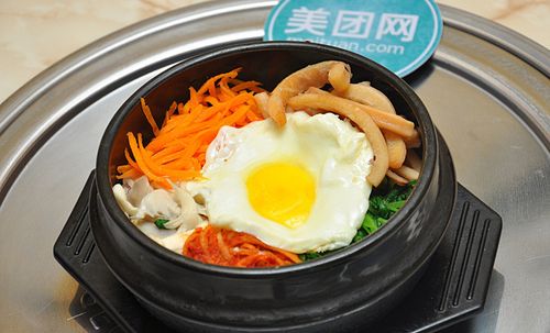 鱿鱼石锅拌饭的做法