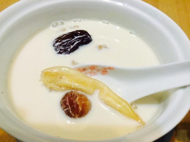 炖花胶的做法