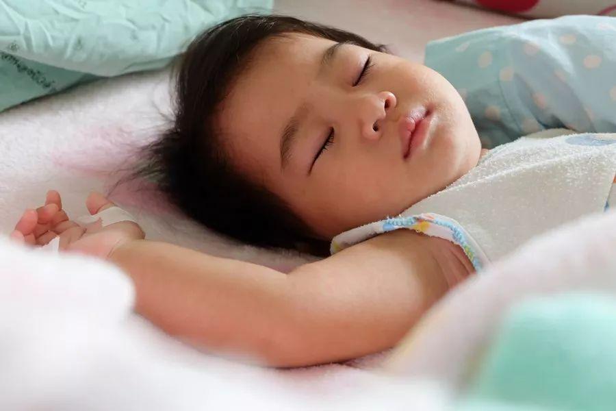 小孩子晚上睡不着怎么办