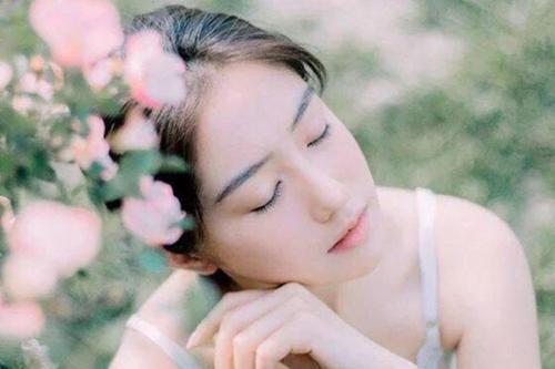 女孩子不开心怎么安慰