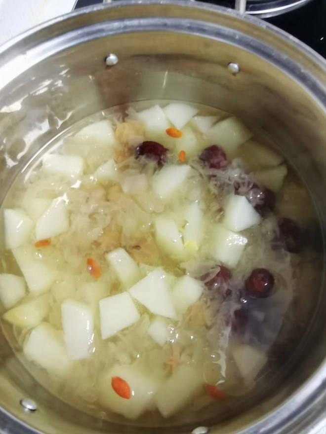 冰糖银耳汤的做法