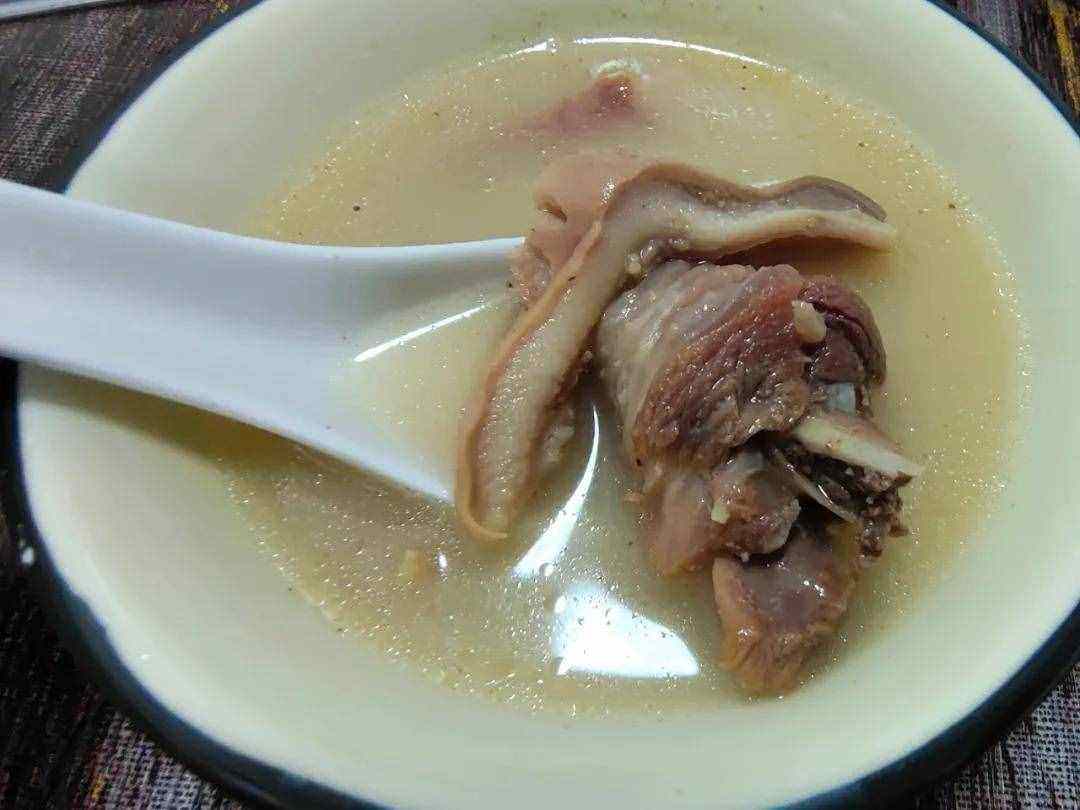 猪肚鸭汤的做法