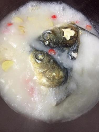 草鱼头汤的做法