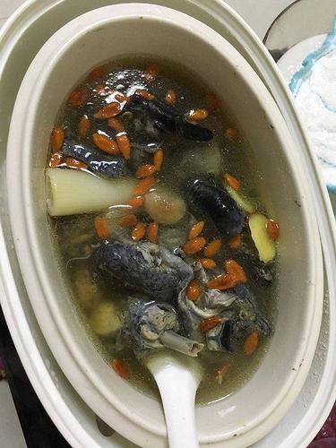 月子乌鸡汤的做法