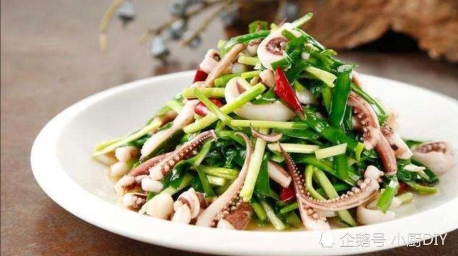 韭菜炒鱿鱼的家常做法