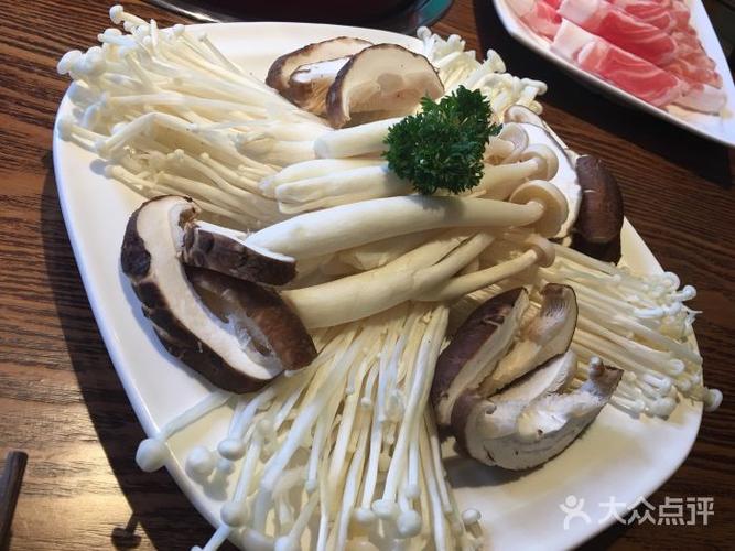 菌类火锅的做法