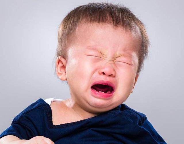 小孩子哭闹怎么办