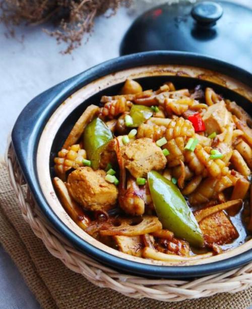 鱿鱼焖豆腐的做法