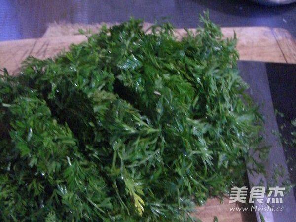 胡萝卜缨的做法