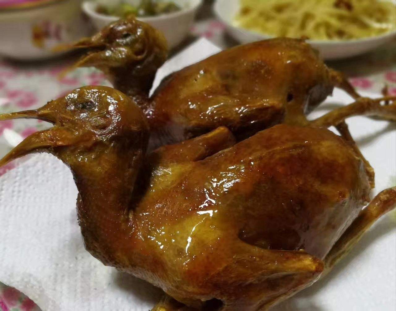 香酥鸽子的做法