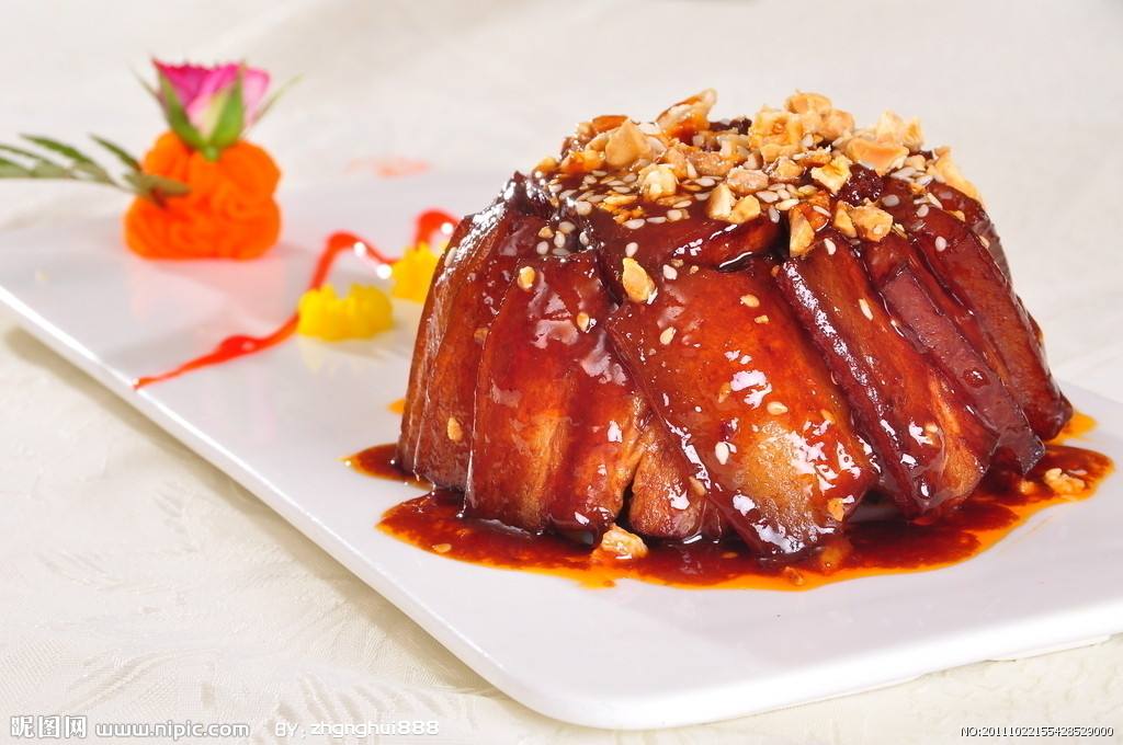 鹌鹑蛋红烧肉的做法