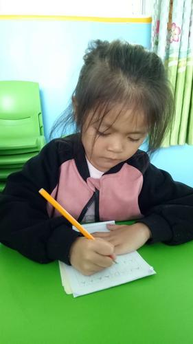 孩子不愿意写字怎么办