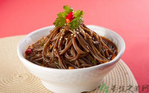 凉拌蕨根粉的做法