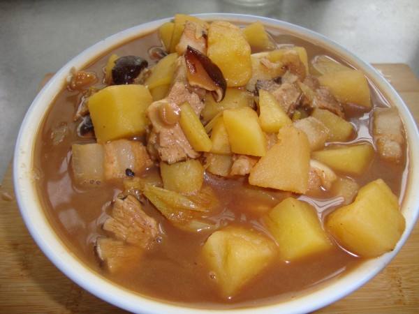 炖肉的做法
