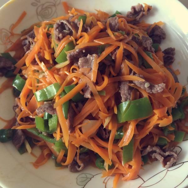 胡萝卜丝炒牛肉的做法