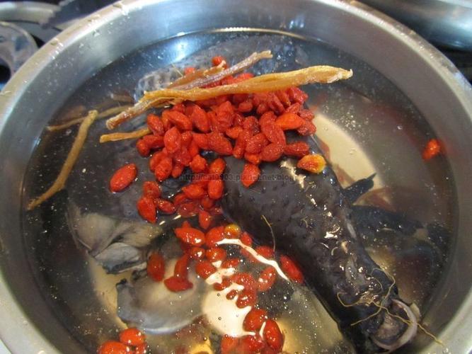 乌骨鸡汤的做法