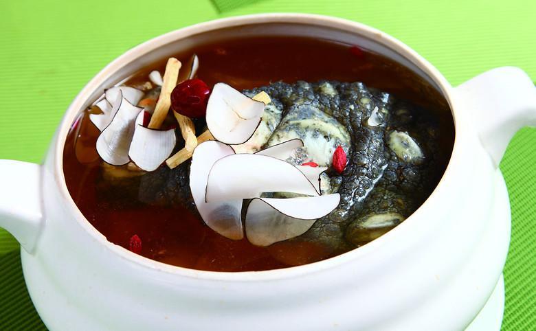 鳄鱼肉煲汤的做法