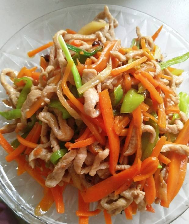 胡萝卜炒肉的做法