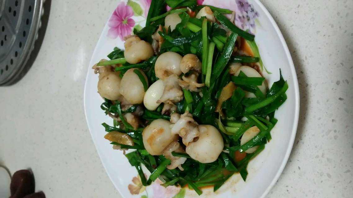 韭菜炒墨斗鱼的做法