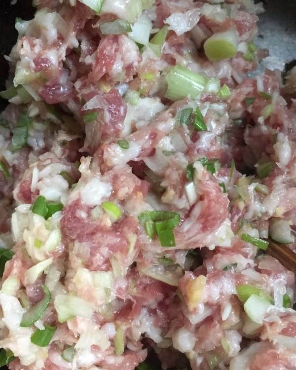 猪肉大葱饺子馅的做法
