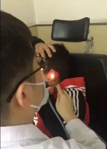 小孩子吞了弹珠怎么办
