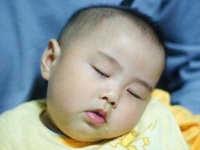 小孩子流口水怎么办