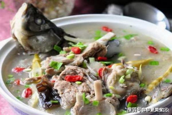 羊肉炖鱼的做法