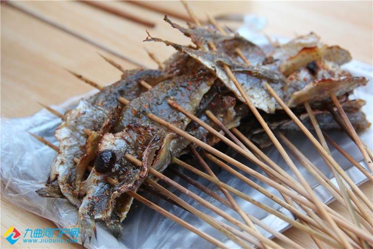烤鱼串 的做法