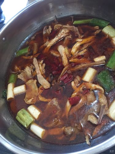 椒麻鸡火锅做法