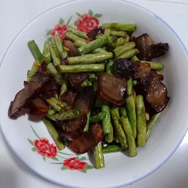 腊肉豆角的做法