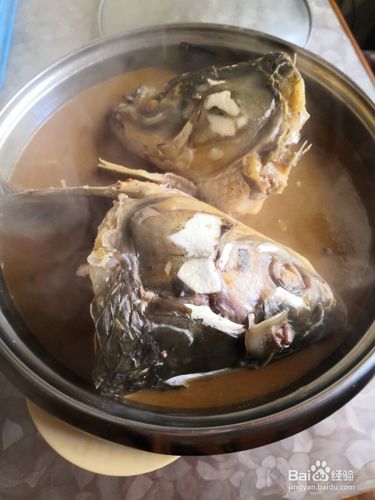 家常鱼头火锅的做法