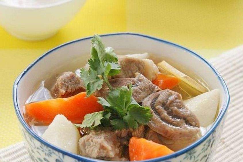 炖羊肉的做法