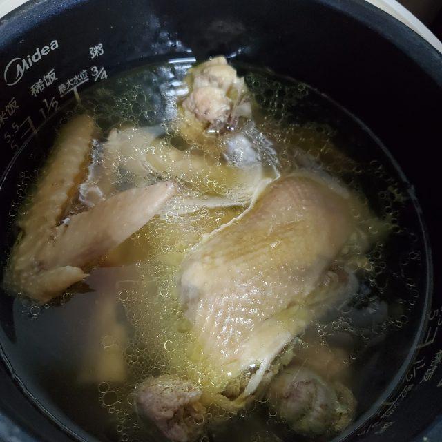 清炖鸡汤的做法