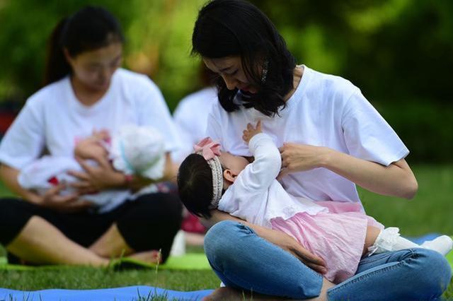 怎么让孩子吃母乳