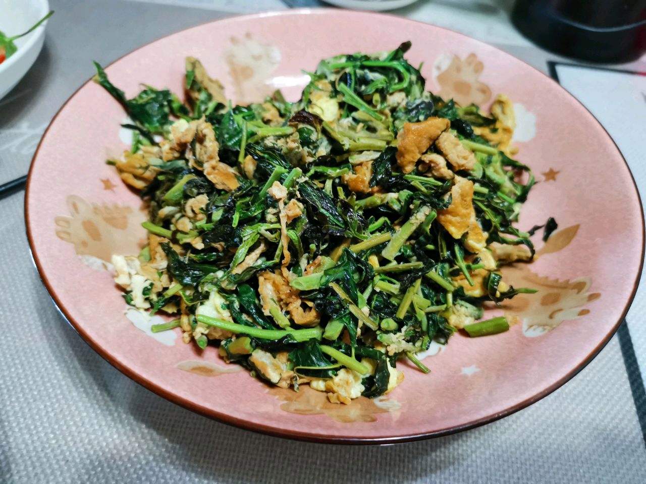 香椿炒鸡蛋的做法