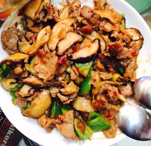 蘑菇炒牛肉的做法