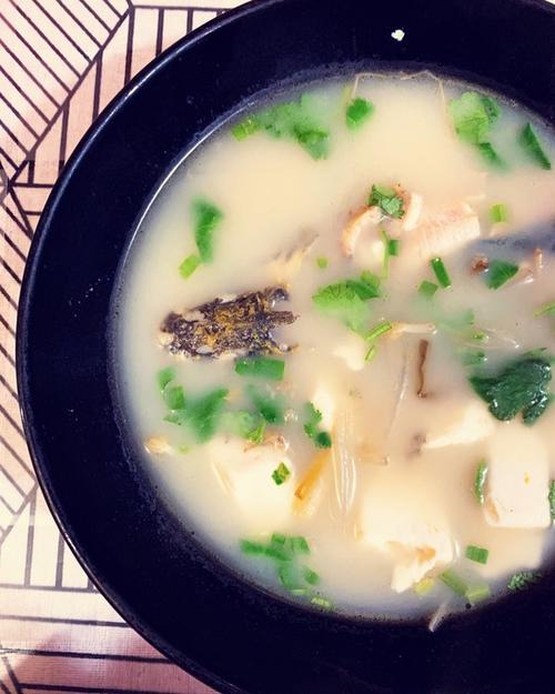 昂刺鱼豆腐汤的做法