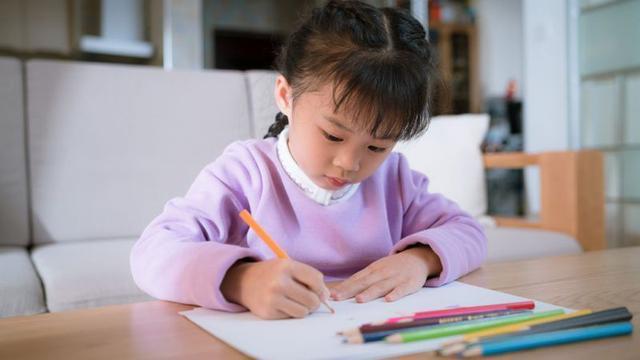 孩子写字头太低怎么办
