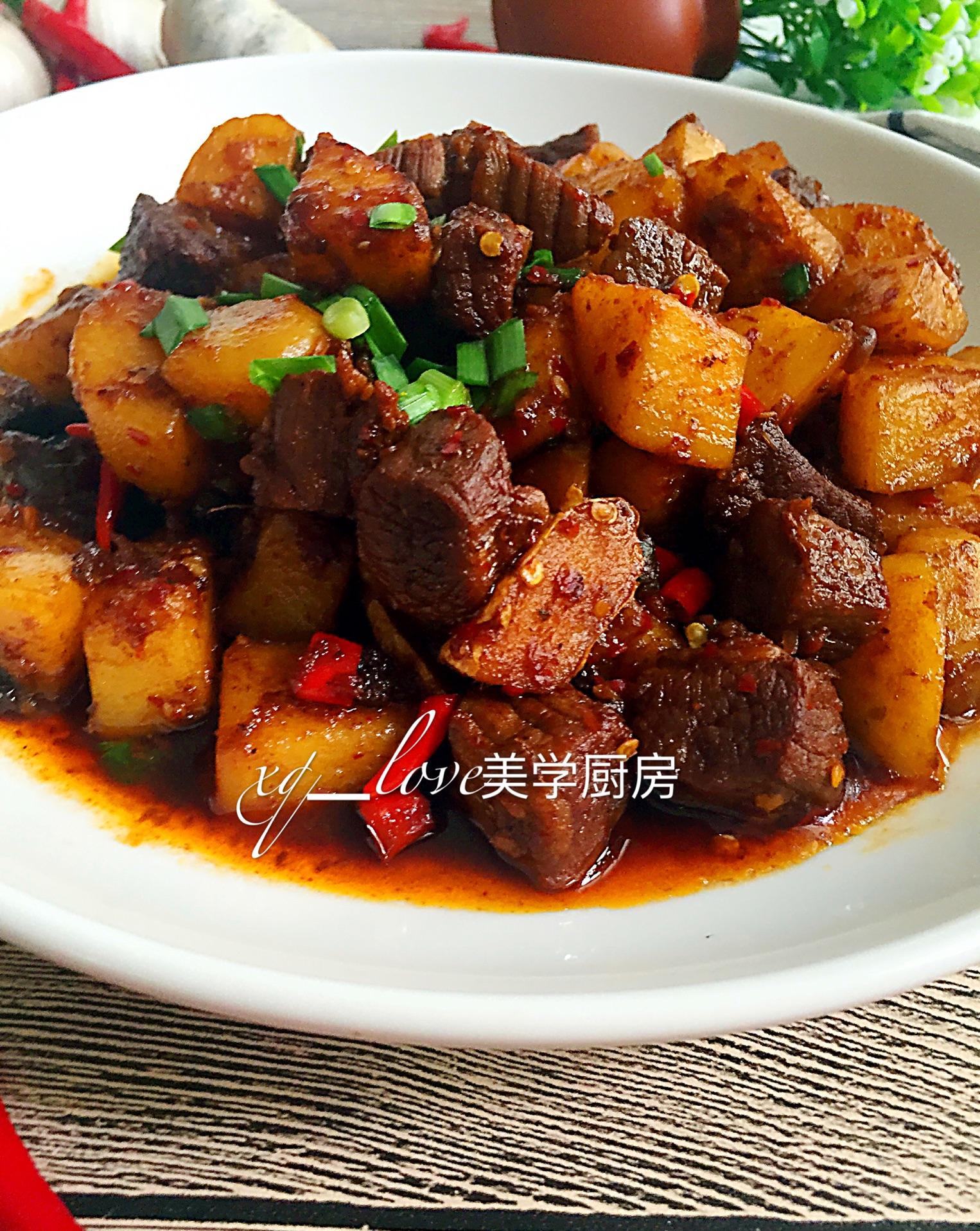 土豆烧牛肉的做法