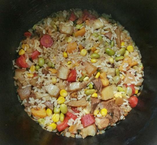 红烧肉焖饭的做法大全