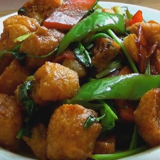 酱油炒豆腐的做法