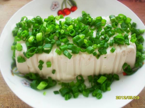 小葱拌豆腐的做法