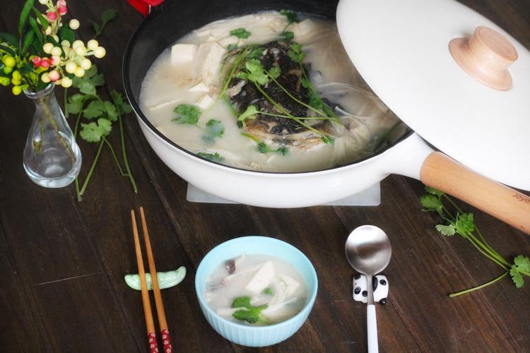 鱼头豆腐白菜汤的做法