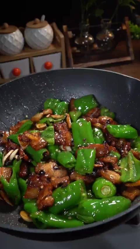 辣椒炒五花肉的做法