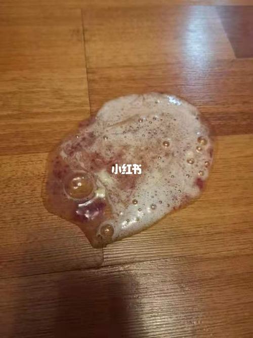 狗狗吐东西带血怎么回事怎么办